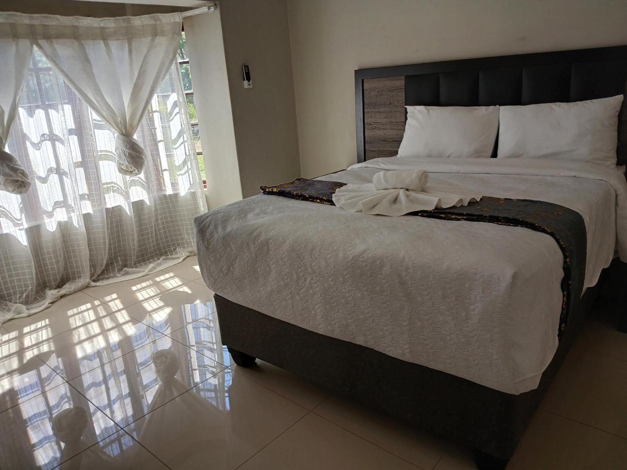 The Haven Guesthouse Ezulwini Lobamba Ngoại thất bức ảnh